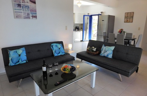 Plaka Villa | Panoramic views & a Private Pool. Walk to beach & tavernas in Almyrida or Plaka.