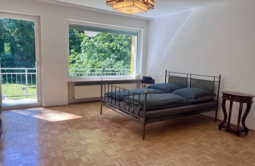 Munchen District Villa | Peace and quiet in the city: large house near Munich ideal for families with a garden