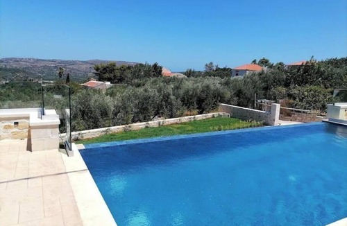 Makhairoi Villa | Peaceful and Quiet Luxury Villa Located in a wonderful village
