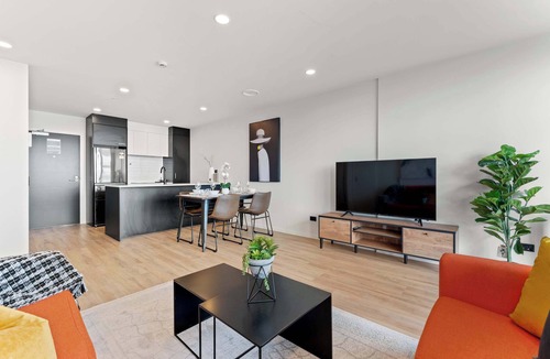Auckland Central Business District Apartment | Penthouse 3BR & 2Bath-Skytower View-Pool, Parking