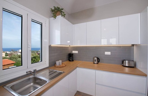 Plaka Apartment | Plaka Paradise apartment with a shared pool
