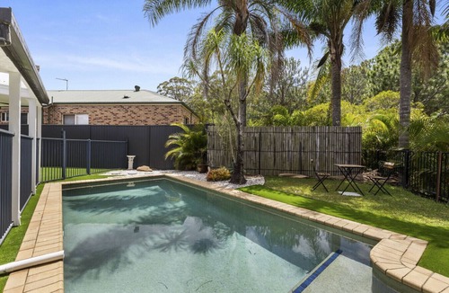 Pacific Pines House | Poolside Paradise – 5BR Family Haven with pool