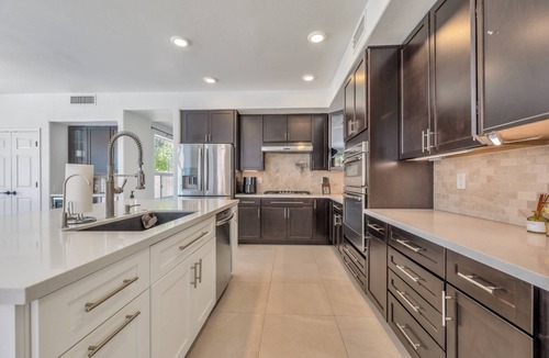 Arabian Crest House | Private Heated Pool, Putting Green, Pool Table, BBQ, WIFI, Near Golf, Dining & Mayo Clinic+FREE GOLF