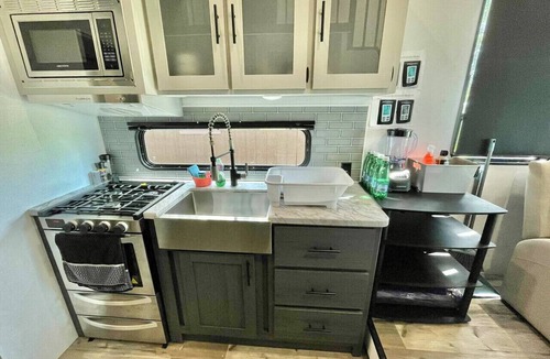 St. Joseph House | Riverfront Tiny Home 3 bed w/ Firepit and a View!