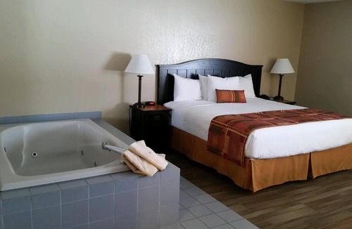 Gladwin Hotel | Rivertown Inn