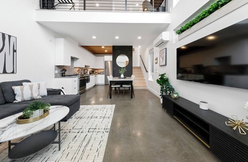 Lower Queen Anne House | Rooftop~Space Needle & Seattle Views~Walkable
