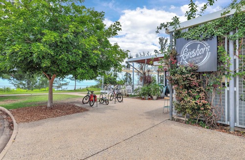 Nightcliff Apartment | Self contained studio apartment overlooking the beautiful Nightcliff foreshore with your own private balcony.