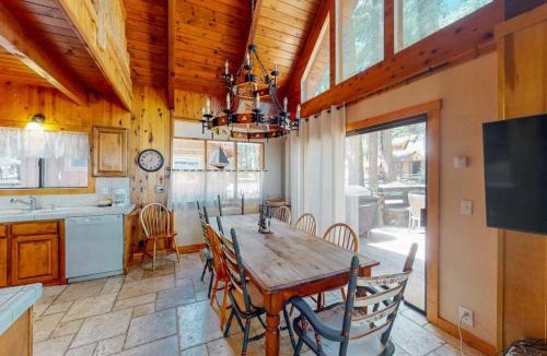 Tahoe Pines House | Serene cabin with expansive deck grill fireplace - near skiing - walk to beach