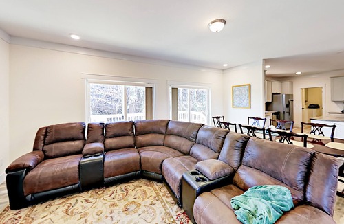 Weaverville House | Serenity Views Comfort - Hot Tub, Sunsets, King Suite, Chef's Kitchen, Dogs!