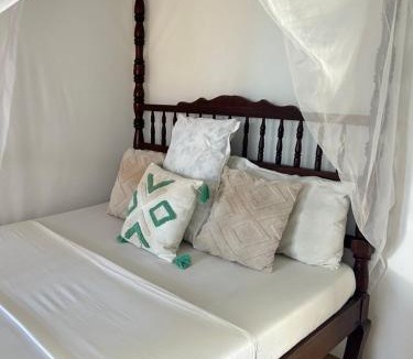 Shela Bed & Breakfast | Shela Bahari