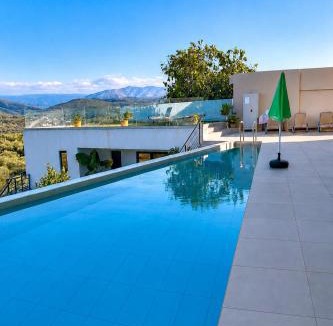 Polemarchi Apartment | Silver Cozy Getaway - 3 Pearls Pool Retreat