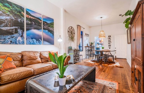 Auburn Apartment | Single Unit Loft/Apartment Sleeps 4- 1,300sq ft