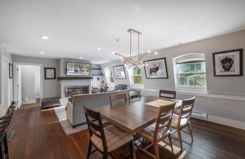 North Park City House | Ski-in/Ski-out, Stunning Top Floor Condo at Park City Base, Professionally Decorated Luxury 5BR