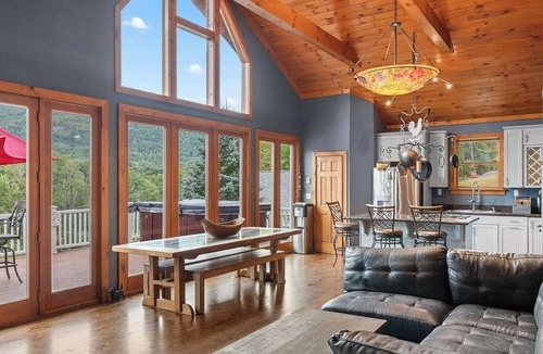 Windham House | Spacious 5-bedroom house in delightful Windham with Stunning View of Ski Area