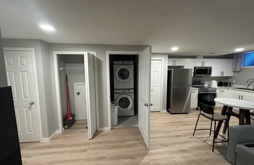 Northeast Edmonton House | Spacious new basement suite in a quiet neighbourhood (Private side entrance)