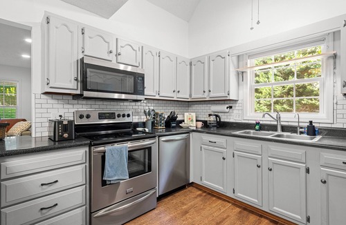 Asheville House | Spring dates open! 3 bedrooms! 15 min to DT and Mission Hospital