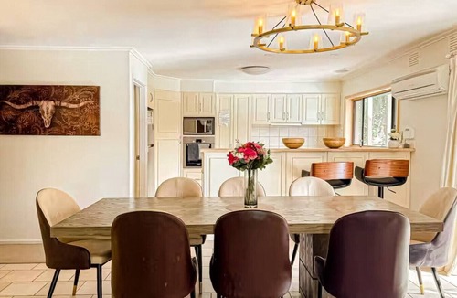 Wheelers Hill House | StayAU Spacious Garden Stunning 5BRM Home Wheelers Hill