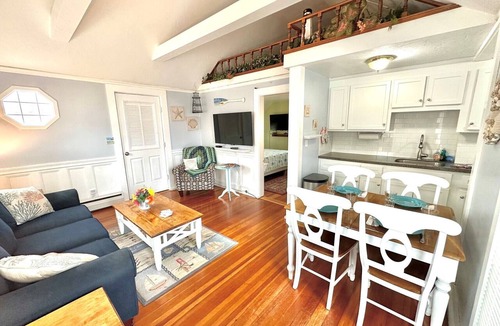 Hyannis Cottage | Steps to Keyes Memorial Beach. Minutes to Downtown Hyannis. Pool. Private patio.