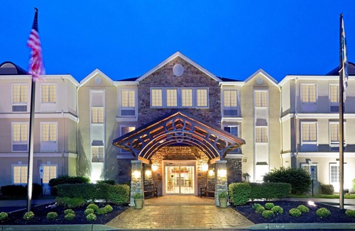 Cranbury Apartment | Studio | Free Breakfast Buffet.