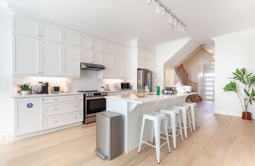 Unionville House | Stylish and Brand New: Your Cozy 4-bedroom Getaway
