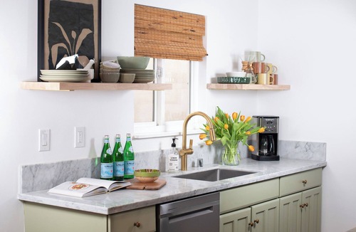 Santa Ana Heights House | Stylish and comfortable modern beach home. Perfect location just steps to sand