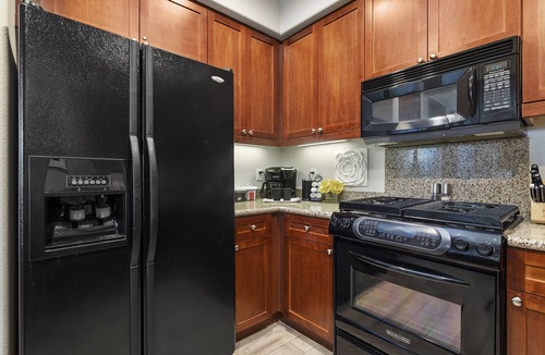 La Quinta Villa | Summer city escape into the quite Legacy Villa get-a-way. Poolside view, king bd