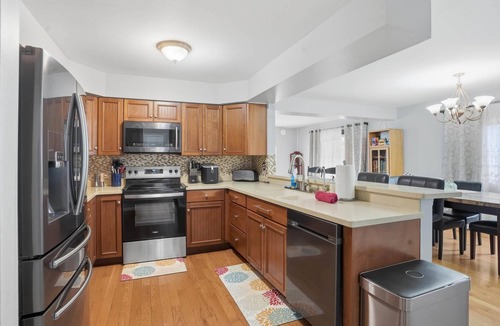 Poughkeepsie House | Summit Sanctuary: EV Ready Mountain Views