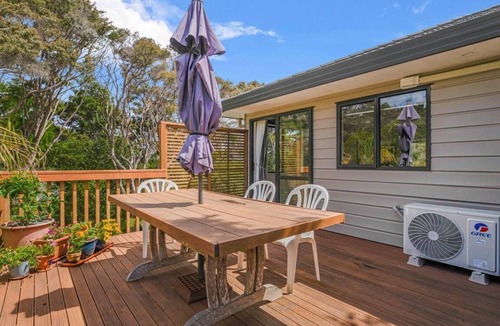 Greenhithe Apartment | The Studio Modern Charm Peaceful Garden Surrounds