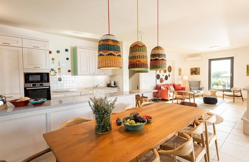 Plaka Villa | TIMORI, modern, panorama views, pool & kiddie-pool, 4 bedrooms plus guest house.