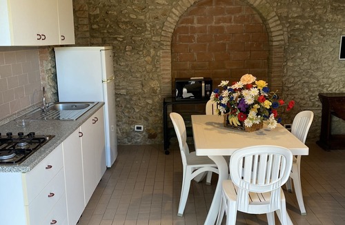 Bibbona House | Two-room apartment in a country house with park and swimming pool, near the sea.