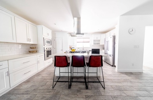 Rancho Ventura House | Upscale & Modern Phoenix 2900 sqft Home w/Heated or Chilled Pool by Scottsdale