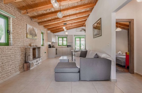 Lampini Villa | Villa Elia with mountain and lake view