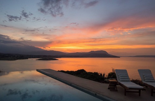 Plaka Villa | Villa Peninsula, Luxury accommodation with breathtaking Sea and Mountain views