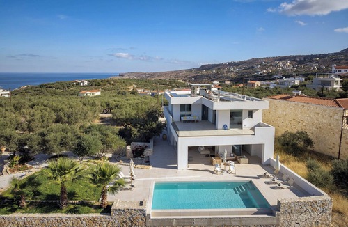 Plaka Villa | Villa Serenity with spectacular Infinity pool & sea views, Tennis Court & Gym