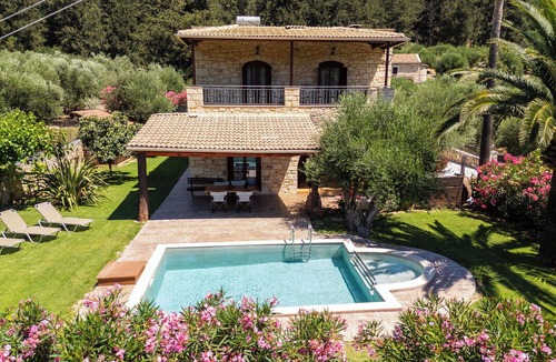 Apokoronas Villa | Villa Vrisses - Villa Rental on the Island of Crete