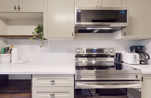 Village North Condo | Village Location -Penthouse floor - View - Hot tub - newly renovated - Eagle Lodge