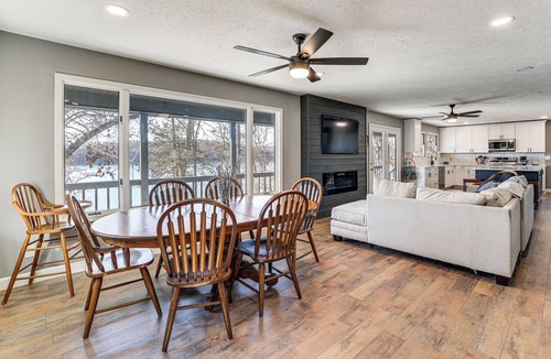 Shell Knob House | Waterfront Deck, Shell Knob Gem on Table Rock!