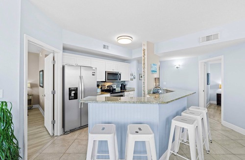 Miramar Beach Apartment | Waterfront PCB Condo w/Balcony + Beach Gear!