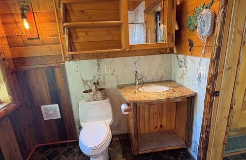 Mohawk Cabin | Waters Edge Cottage with Enchanting Lake Views