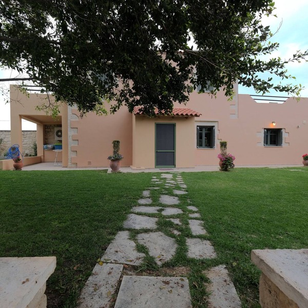Villa Manoutsio Traditional Cottage Among OliveTrees 500 Metres from Sandy Beach