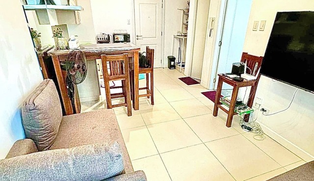 1BR Balcony/Pool View Free Fast WiFi, Cabletv, KTV, Free amenities and BoauGames