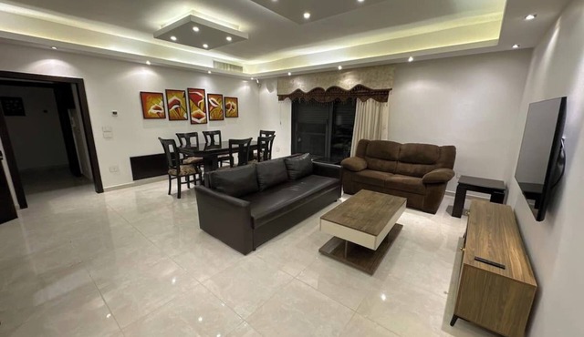2 En-suite Rooms, Central & Spacious