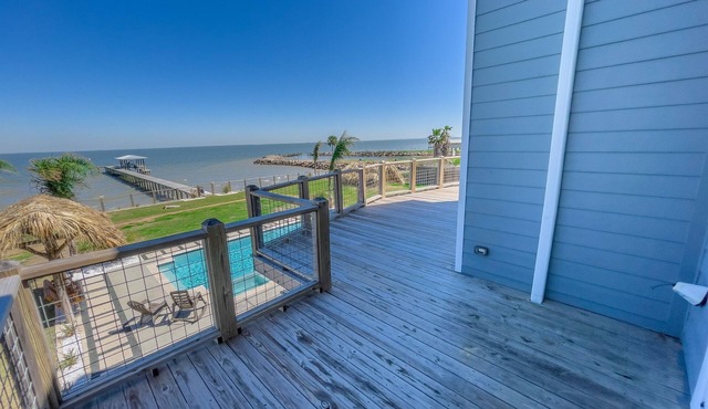 2 Lodge Combo - Sleeps 30 w/Pool + Private Pier