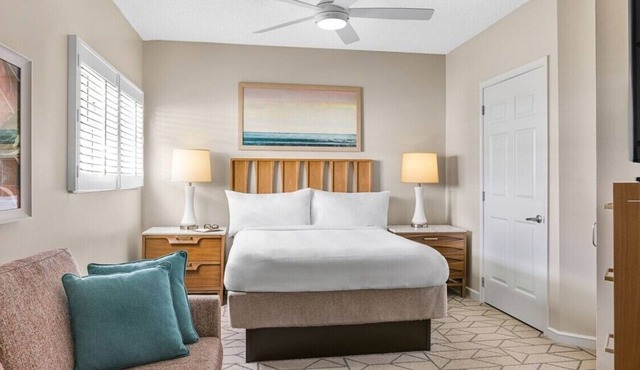2BR Villa at Marriott Villas at Doral – Full Kitchen + Golf & Resort Amenities