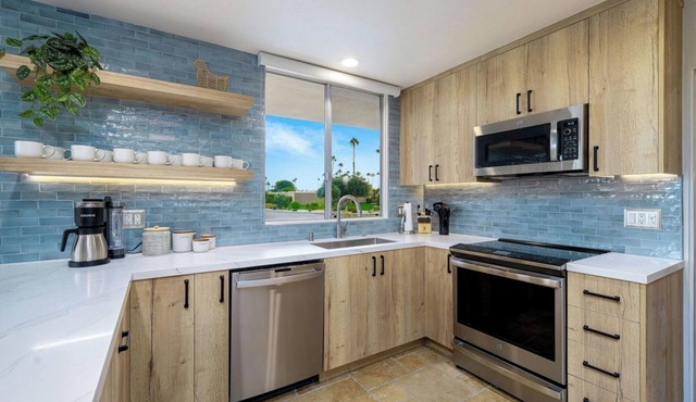 3-bedroom condo in delightful Indian Wells with AC, WiFi