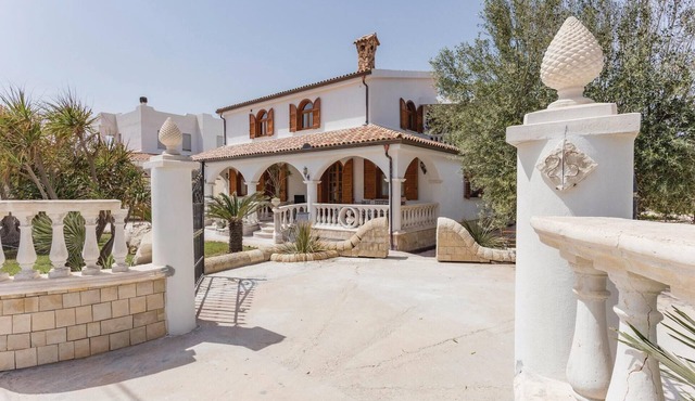 3 bedroom nice home in Noto -SR-