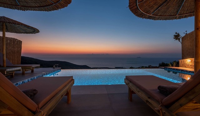 3 villa complex, sea view, privacy, pool, brand new
