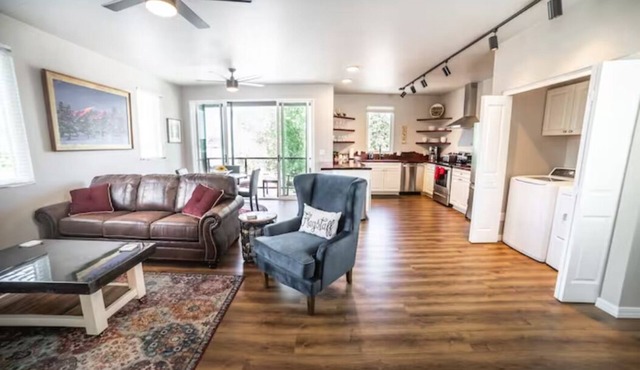 301The Lofts, by Flagtown, 2 bed 2 bath with community hot tub