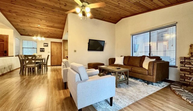 3BR Forest Retreat · Fireplace · Near Tahoe · Pollock Pines