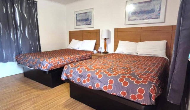 4 Quiet & Budget-Friendly Rooms w/Free Parking Perfect for Group Getaways